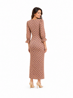 Arriendo de Vestido middie makia español con mangas con drapeado abdomen y nudo mostaza con morado