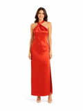 Arriendo de Vestido color rojo largo un hombro tira cruzada espalda y tajo a un lado