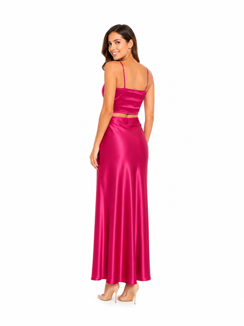 Arriendo de conjunto fucsia de seda