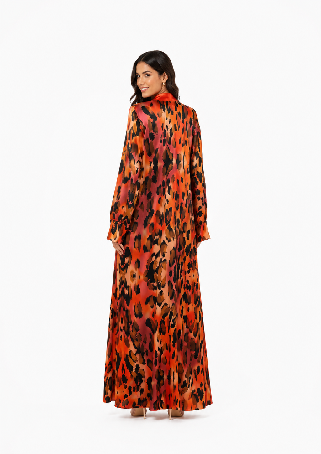 Arriendo de kimono makia de seda estampado animal print naranjo