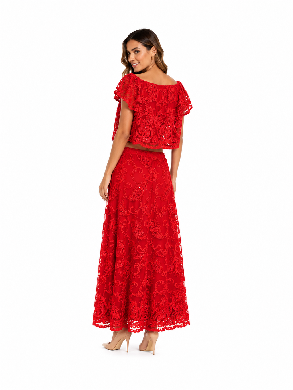 Arriendo de conjunto rojo con mostacillas