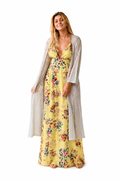Arriendo de Kimono plateado de gaza largo con tajos