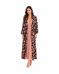 Arriendo de Kimono negro con estampado de hojas rojas con mangas