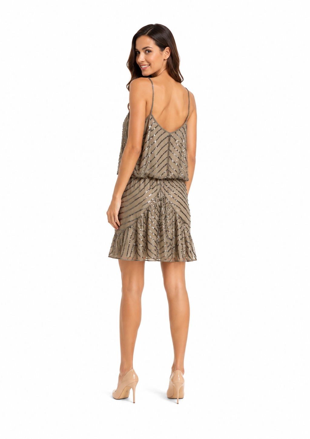 Arriendo de Vestido corto beige con mostacillas