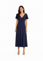Arriendo de Vestido largo azul marino con manguitas y cruzado adelante lycra gruesa