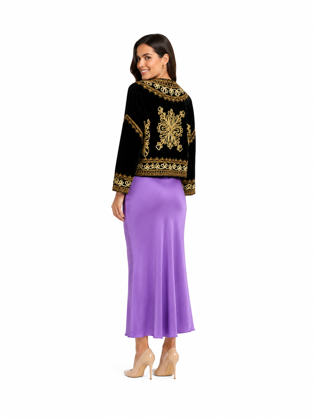 Arriendo de Chaqueta negra con dorado nicole