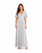 Arriendo de vestido largo plateado cuello en v