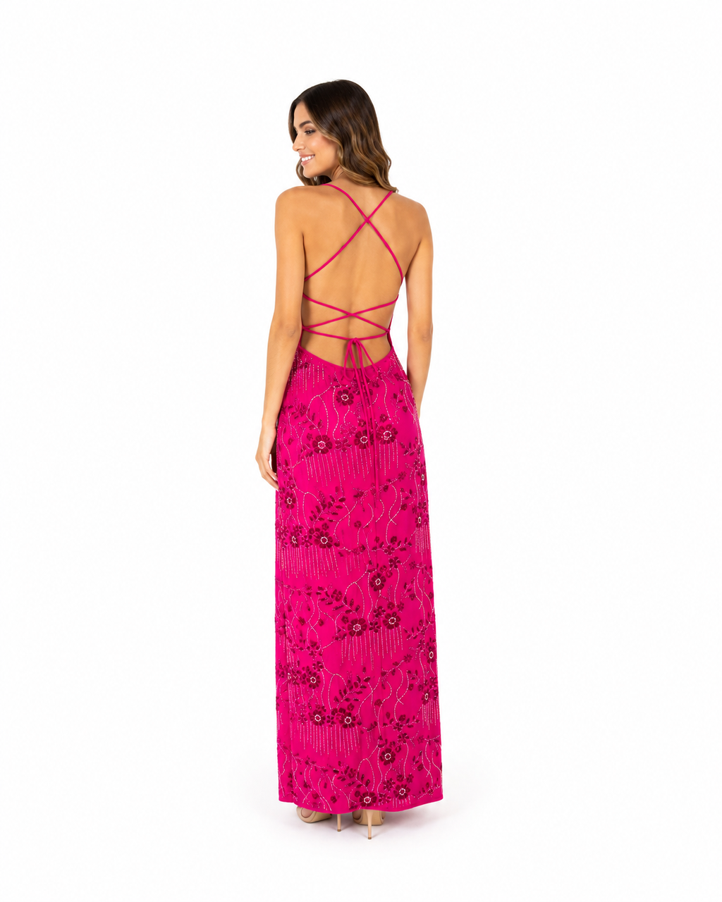 Arriendo de vestido largo fucsia con mostacillas