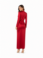 Arriendo de vestido rojo italiano largo middie con escote profundo y nudo elasticado