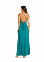 Arriendo de vestido largo celeste escote en V espalda descubierta lycra