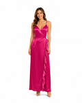 Arriendo de vestido largo de seda fucsia con rosado y vuelos, tiras ajustable y tajo