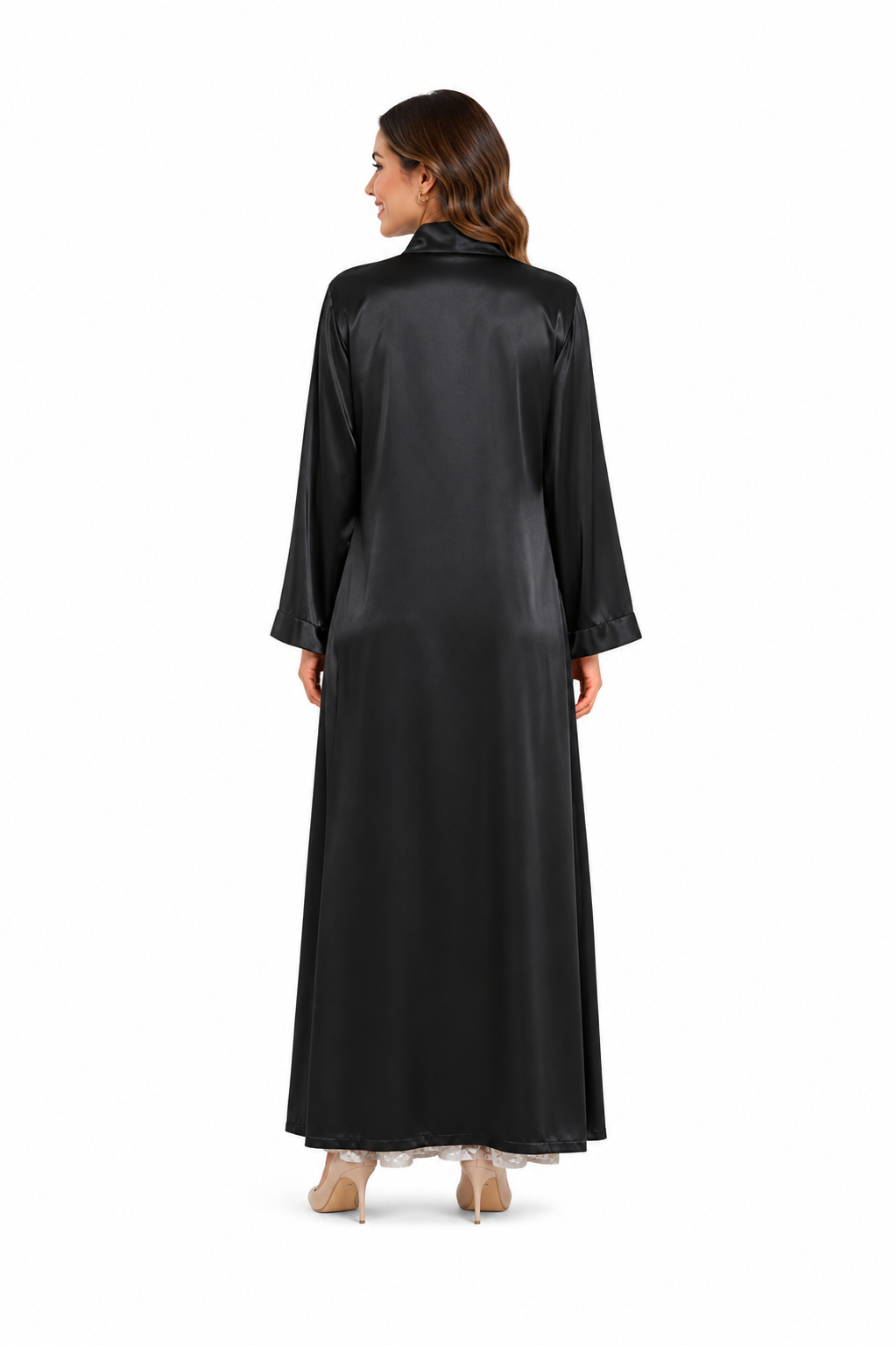 Arriendo de kimono negro de seda
