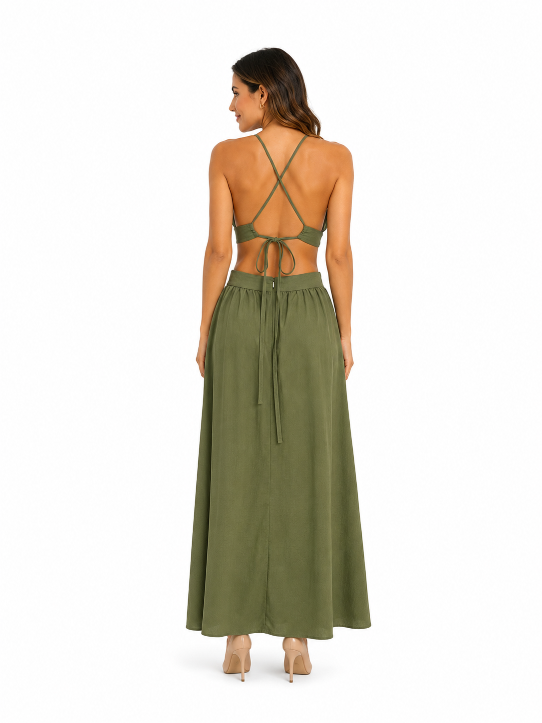 Arriendo de vestido largo verde militar con hebilla y cut out