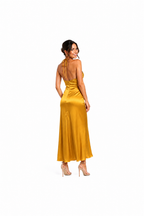 Arriendo de Vestido largo dorado amarre cuello