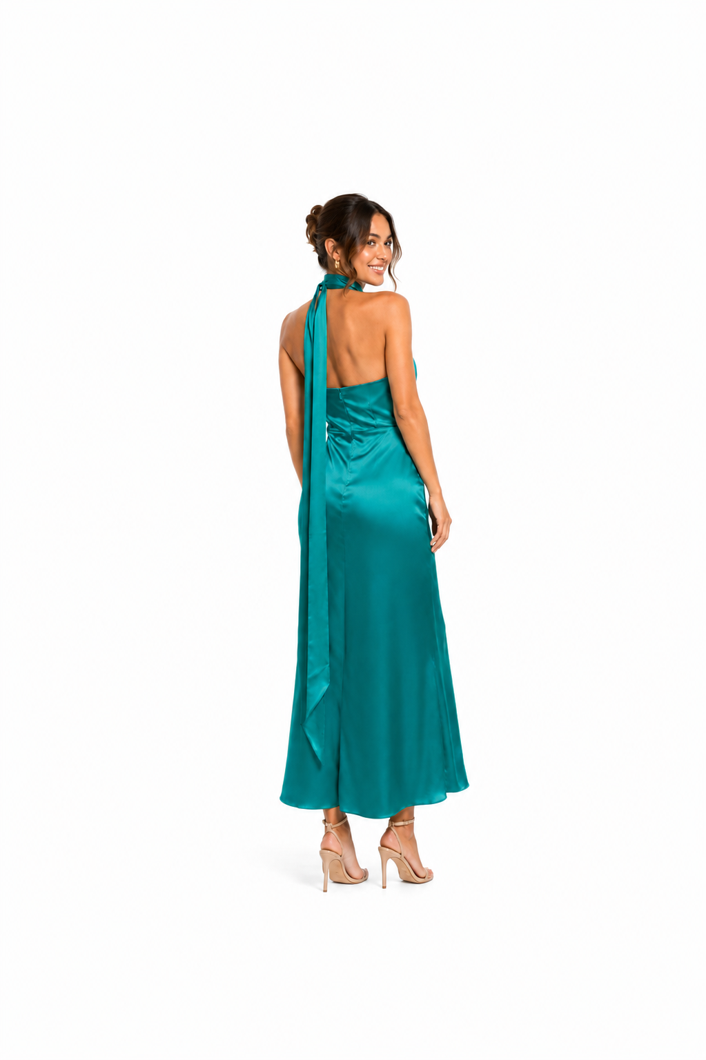 Arriendo de vestido celeste con amarre skoker en cuello asimetrico largo