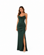 Arriendo de vestido largo verde corset