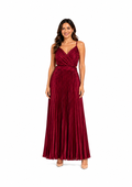 Arriendo de Vestido burdeo plisado largo marca minuet
