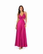 Arriendo de 	Vestido largo marca makia tori fucsia con tajo adelante y cut out