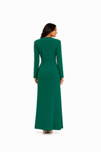 Arriendo de vestido verde largo con tajo y mangas Lady Pipa España madrina o invitada