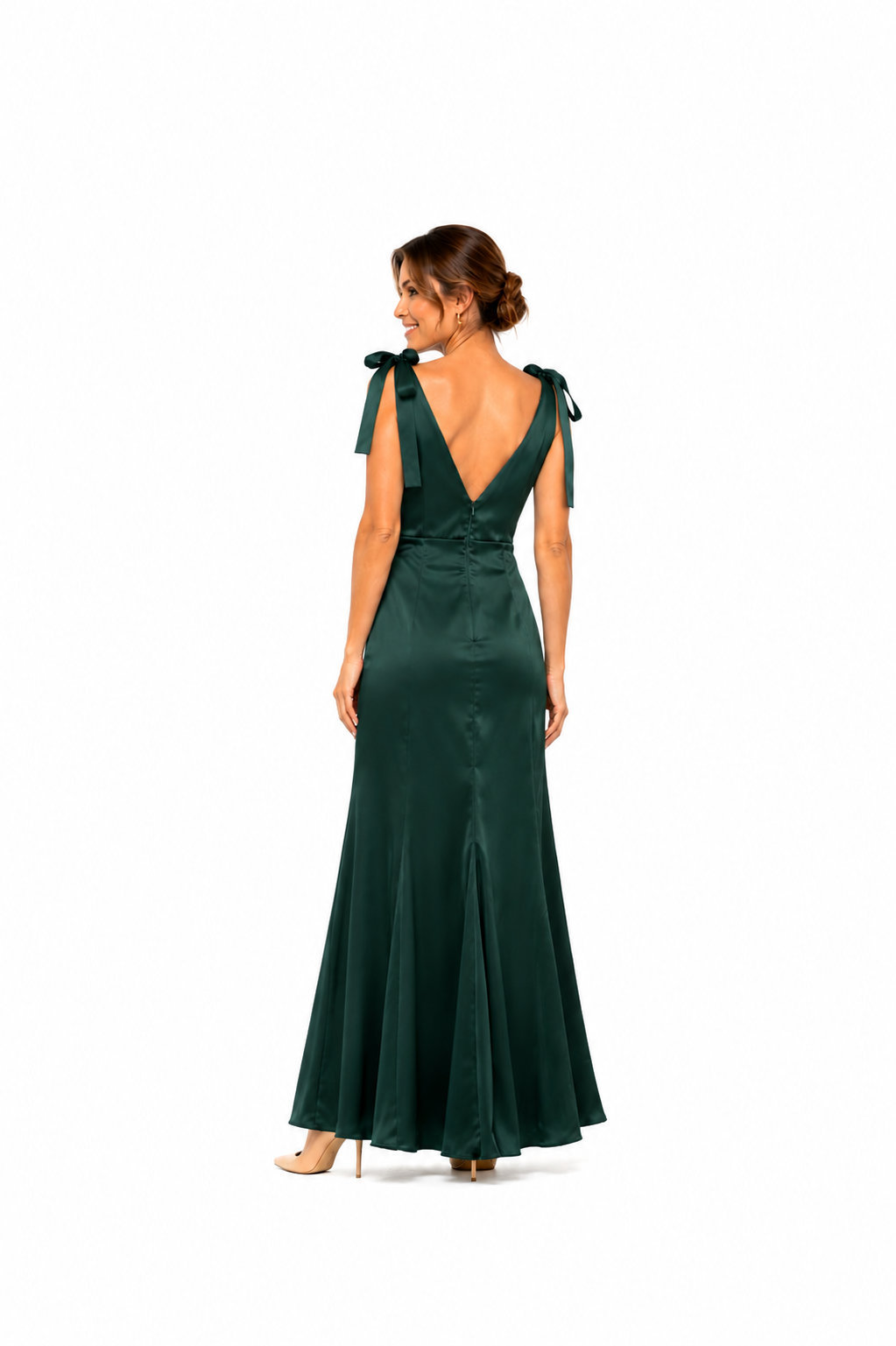 Arriendo de vestido verde botella con amarre en hombros largo