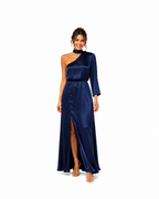 Vestido azul de seda asimétrico con tira skoker al cuello largo