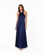 Arriendo de vestido largo halter azul de seda marca Debut
