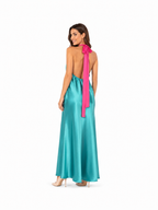 Arriendo de vestido celeste con fucsia halter largo
