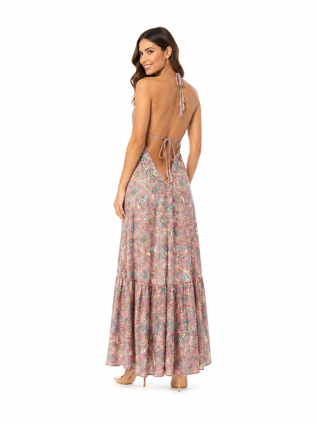 Arriendo de vestido largo con estampado amarre al cuello