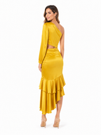 Arriendo de vestido largo dorado se seda con vuelos marca chic dress project único