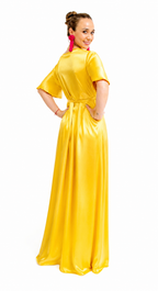 Arriendo de Vestido Largo dorado de seda con mangas cruzado