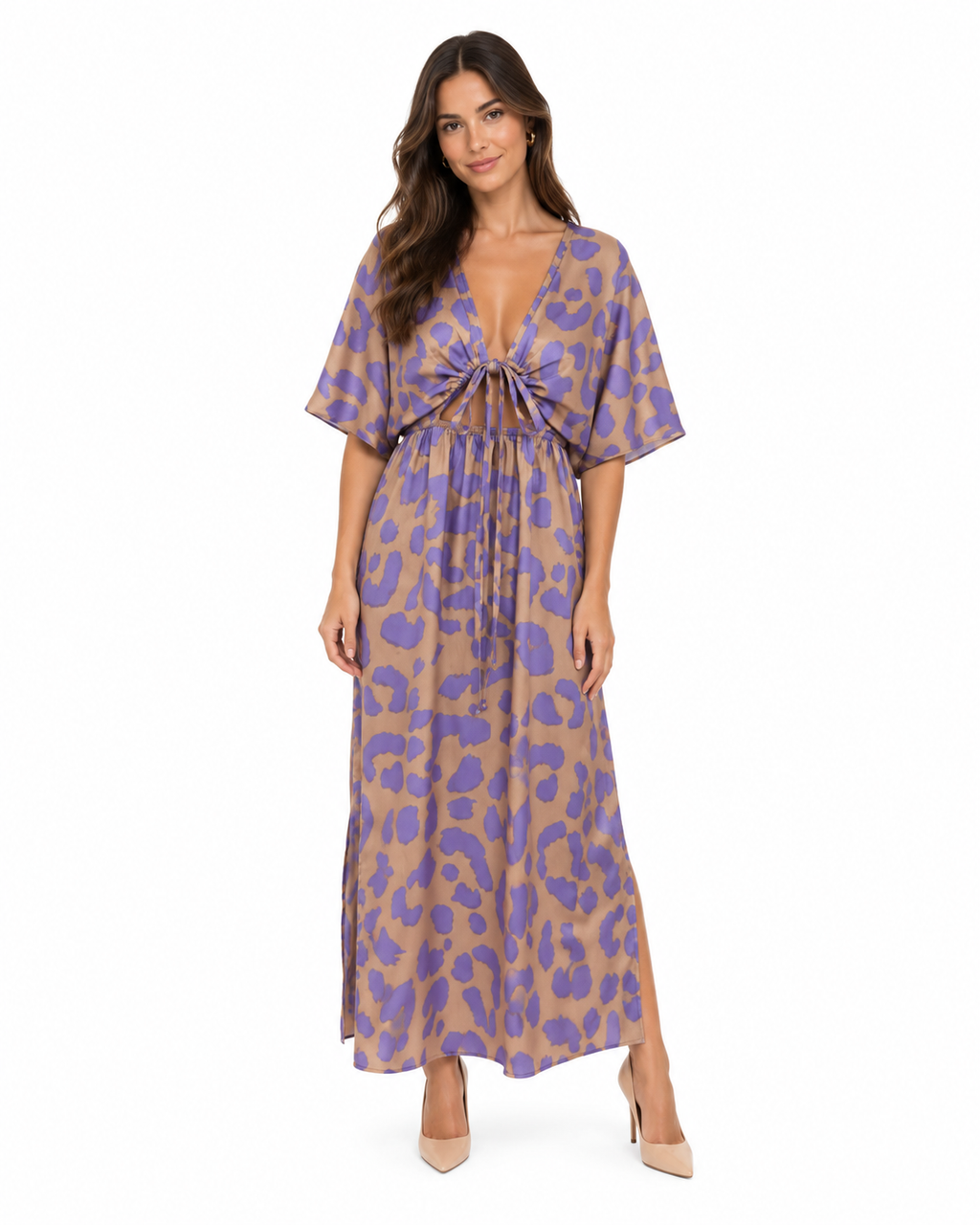 Arriendo de vestido largo midi estampado animal print dorado y morado con circulo en escote y mangas murcielago