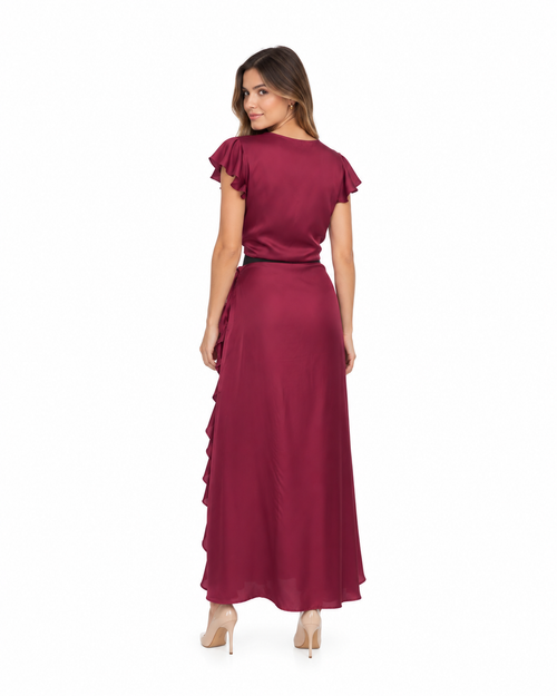 Arriendo de conjunto largo color burdeo con mangas