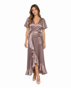 Arriendo de vestido largo cafe claro brillante (lila gris) con vuelos adelante y lazo, marca Dress forum talla S