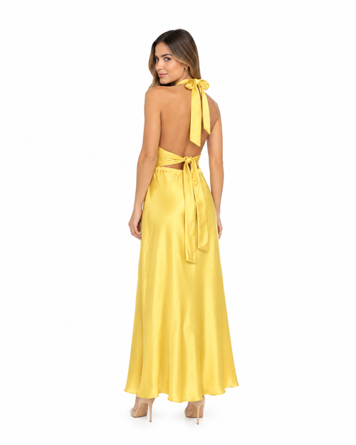 Arriendo de conjunto largo amarillo de seda con peto amarre al cuello