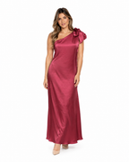 Arriendo de vestido largo asimetrico burdeo con cinta nuevo