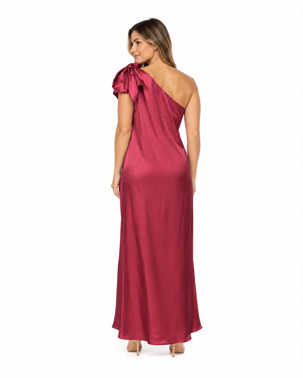 Arriendo de vestido largo asimetrico burdeo con cinta nuevo