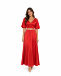 Arriendo de conjunto largo rojo de seda con manga y amarre atrás