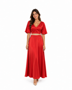 Arriendo de conjunto largo rojo de seda con manga y amarre atrás