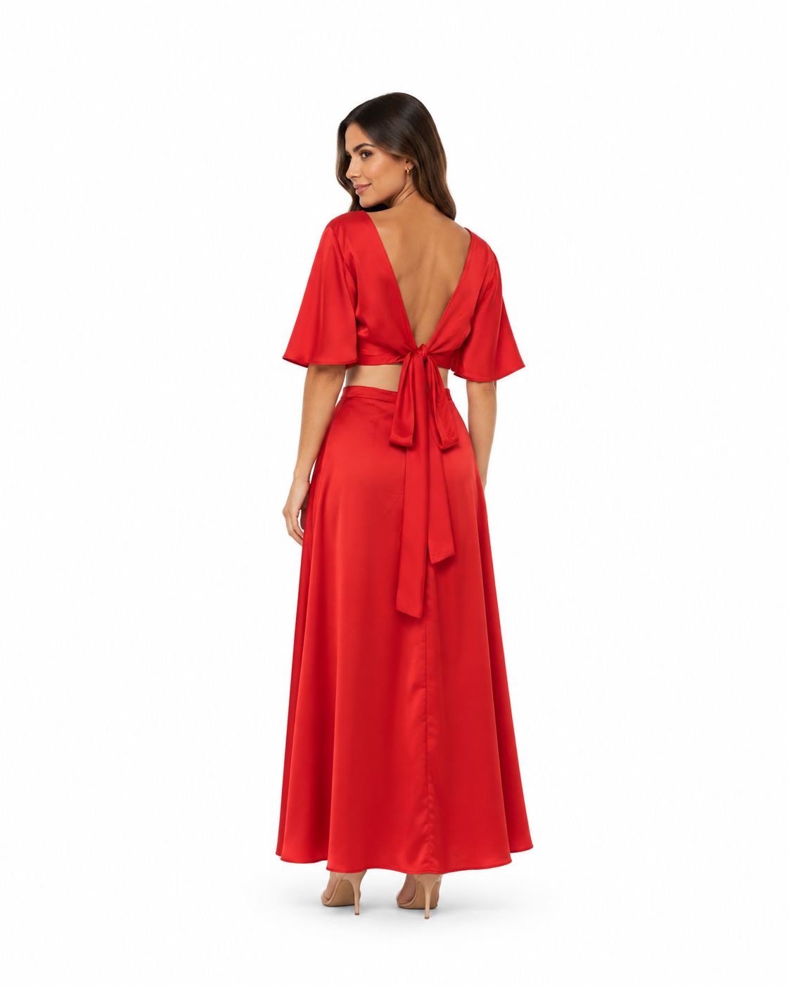 Arriendo de conjunto largo rojo de seda con manga y amarre atrás