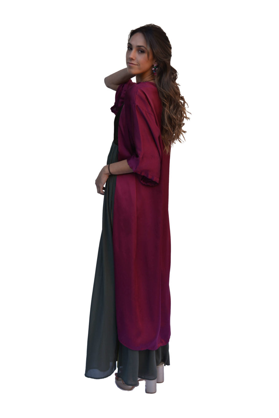 Arriendo de Kimono burdeo de seda marca Chic Dress Project
