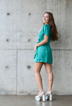 Arriendo de Vestido corto de seda color calipso