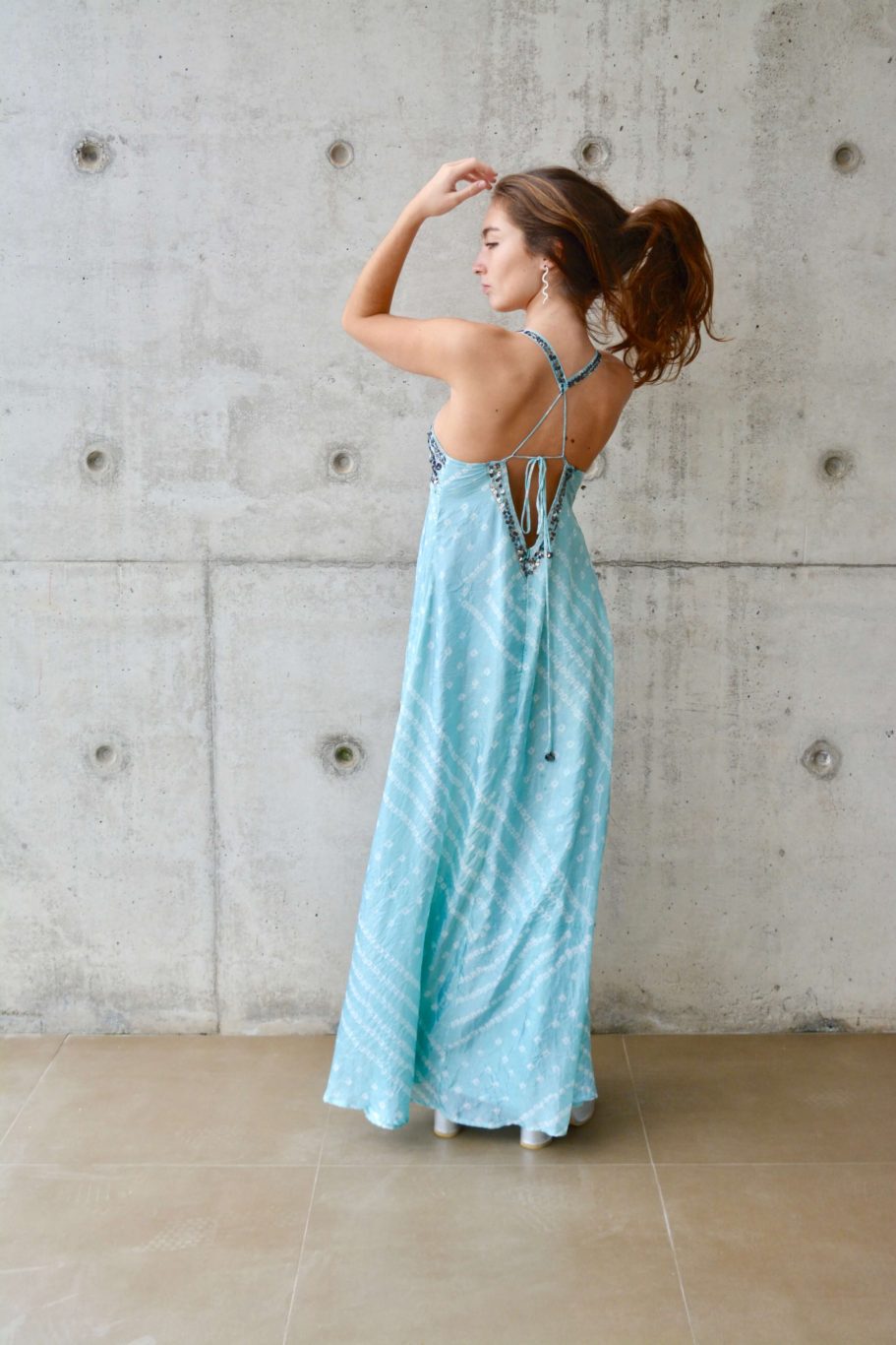 Arriendo de Vestido largo India Chic celeste con mostacillas