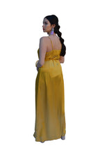 Arriendo de Vestido Largo seda amarillo