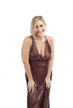 Arriendo de Vestido largo burdeo con brillos dorados escote en V