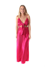 Arriendo de Conjunto fucsia crop top tiritas y pollera