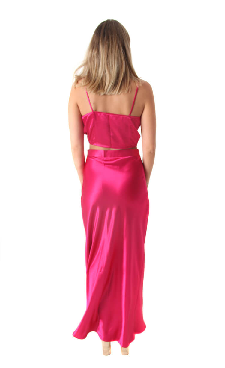 Arriendo de Conjunto fucsia crop top tiritas y pollera