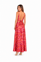 Arriendo de conjunto fucsia con naranjo estampado ajustable