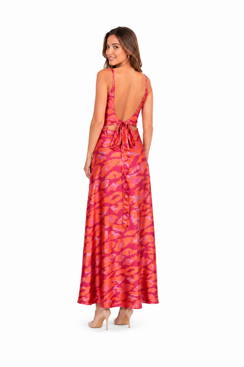 Arriendo de conjunto fucsia con naranjo estampado ajustable