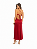 Arriendo de vestido largo rojo intenso espalda cruzada