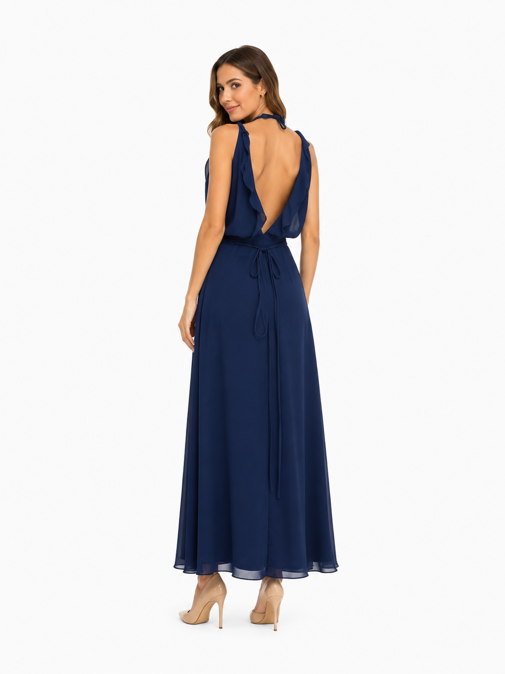 Arriendo de vestido azul marino de gasa largo con vuelos de diseñadora Loreto Fuenzalida